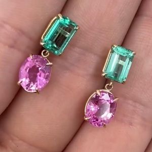 Stunning gold earrings. Never used.